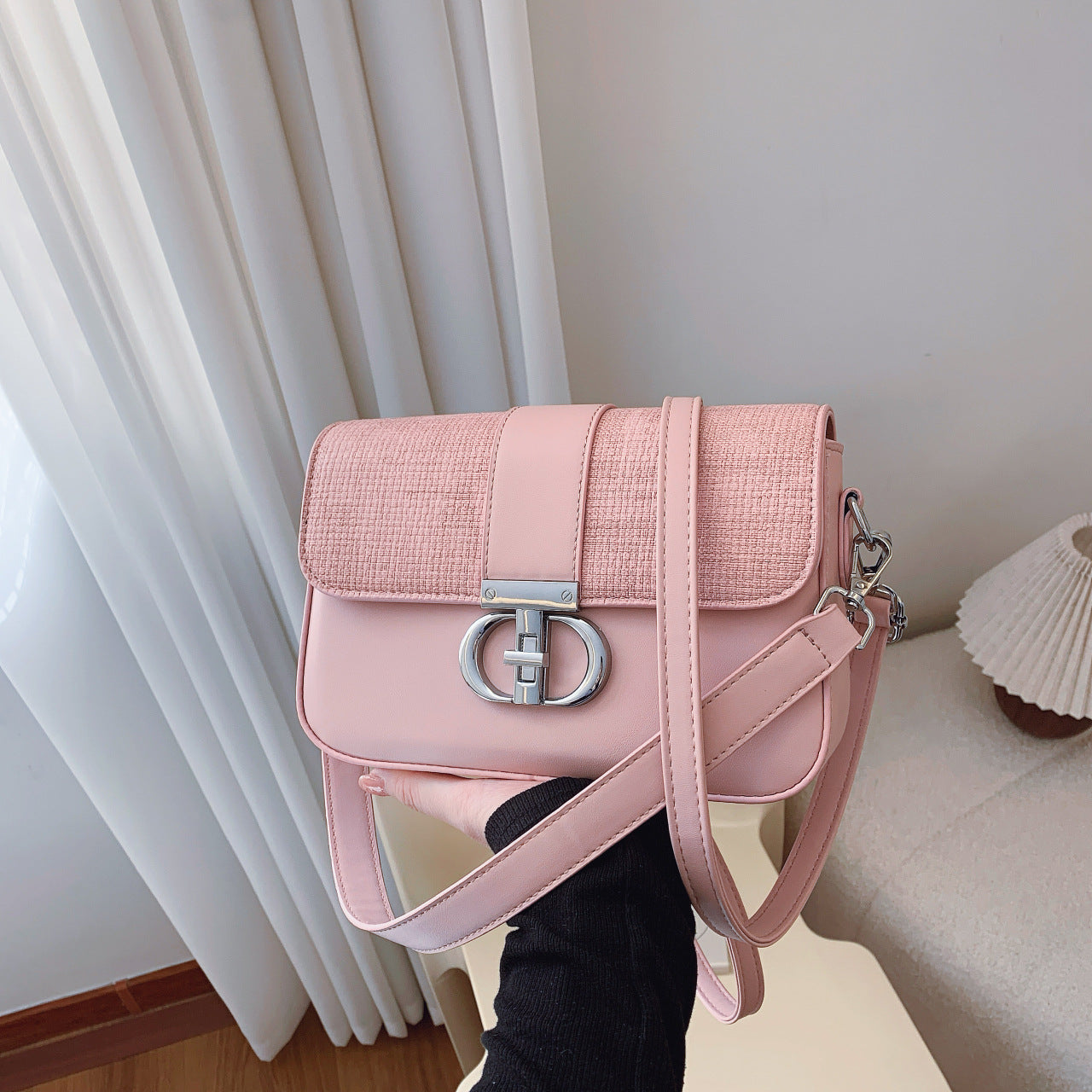 Women's Retro Minority Design Fashionable Chain High Sense Women's Messenger Bag