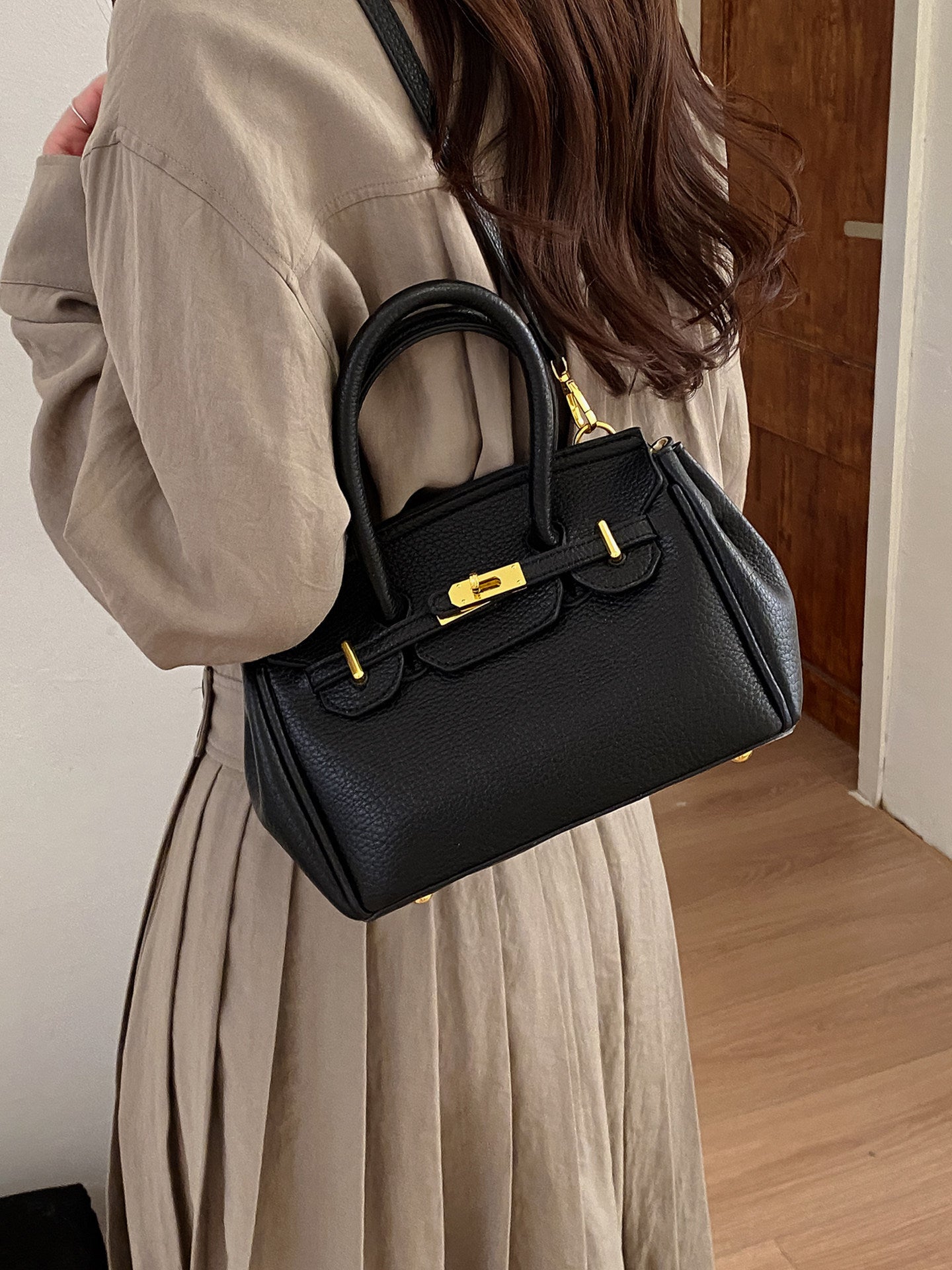 Women's High-grade Niche Super Popular Commuter Portable Bags