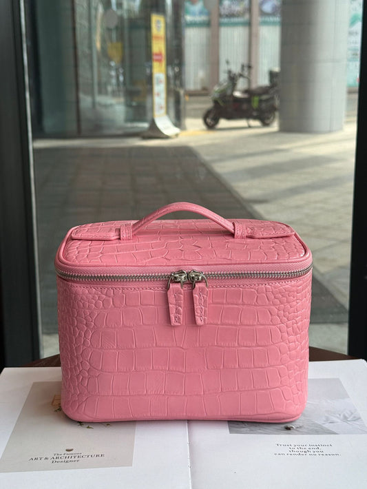 Genuine Cattlehide Leather Surface Crocodile Pattern Pink Wind Portable Storage Makeup Bag