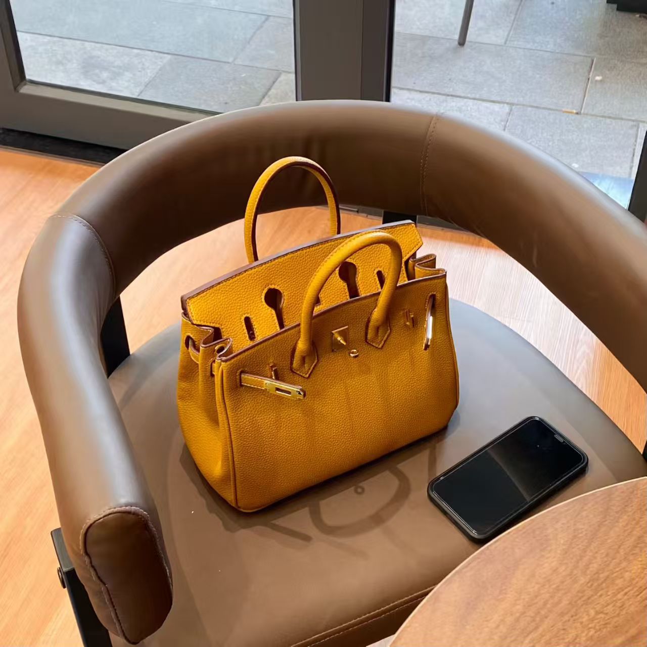Women's Fashion Satine Litchi Pattern Large Capacity Women's Handbag