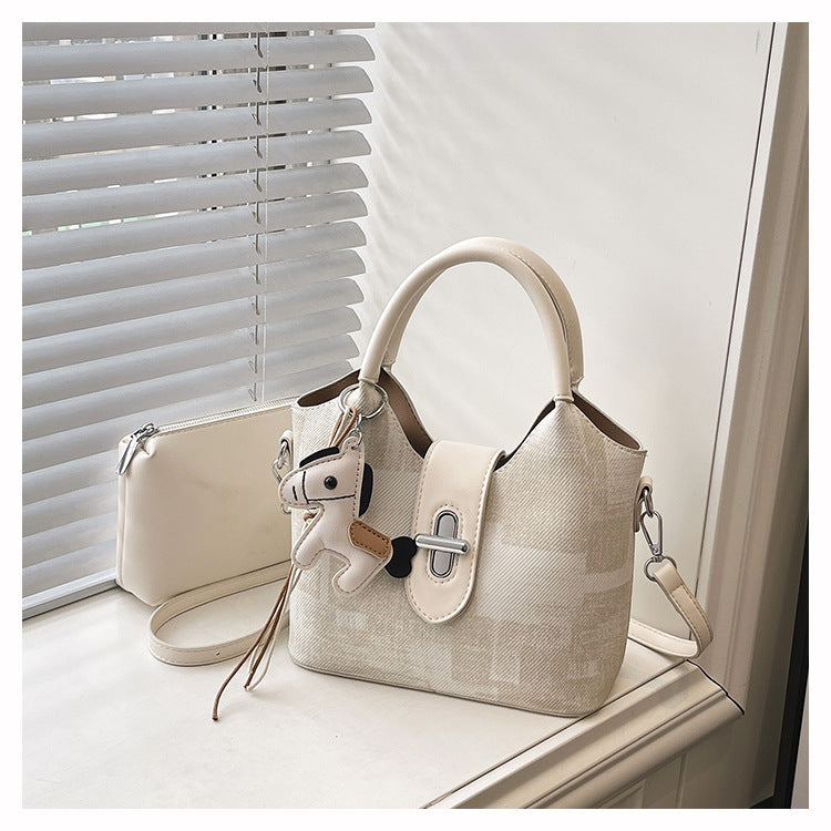 Women's Large Capacity Portable Vegetable Basket Fashion Bucket Bag