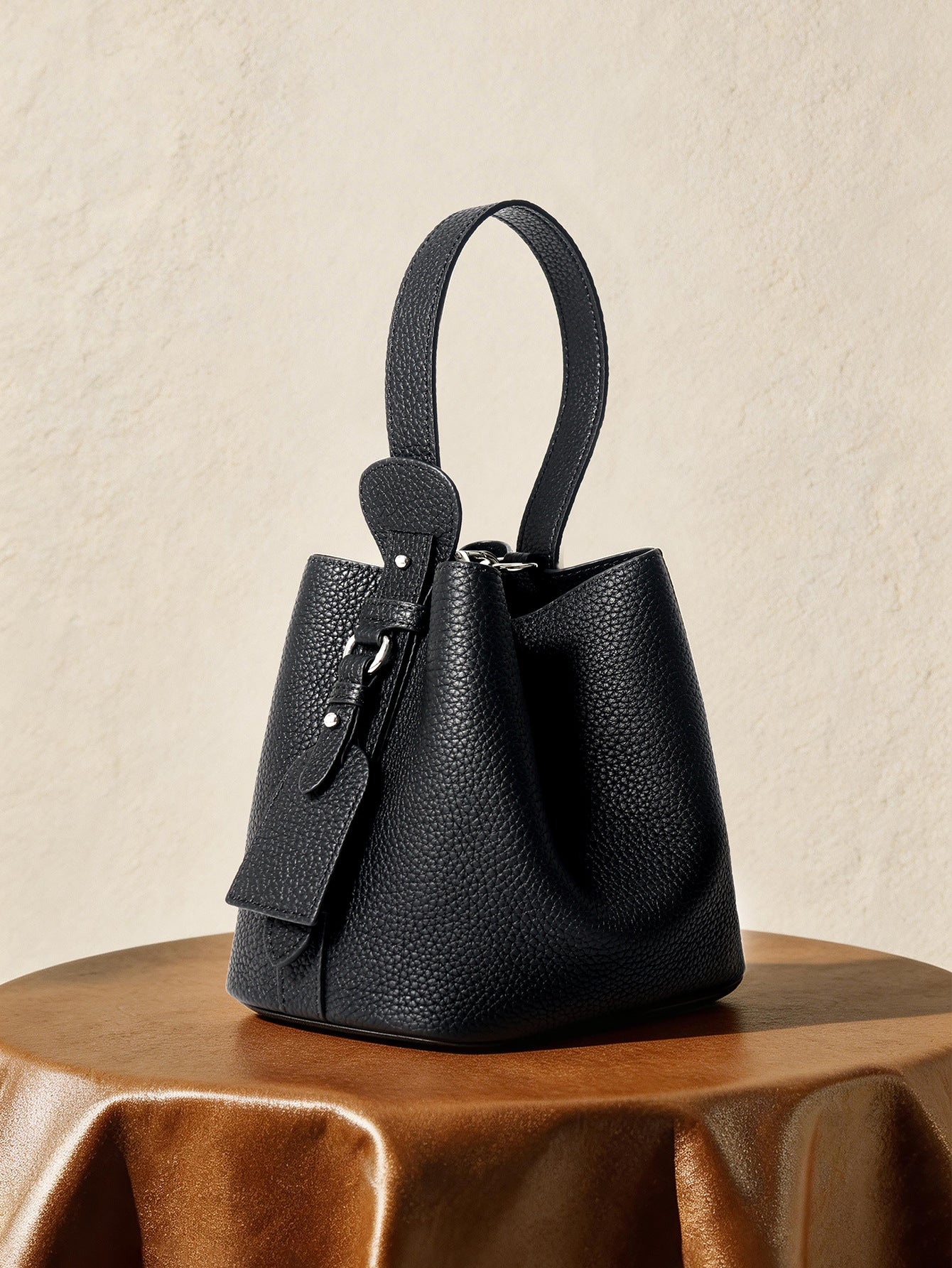 Women's First Layer Cowhide Vegetable Basket Leather Women's Shoulder Bag