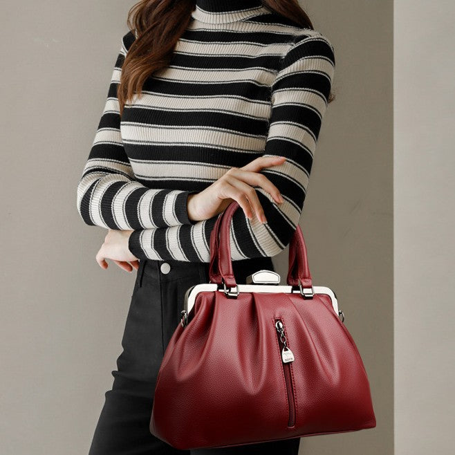 Design Fashion Pleated Hand Simple Large Capacity Commute Women's Messenger Bag