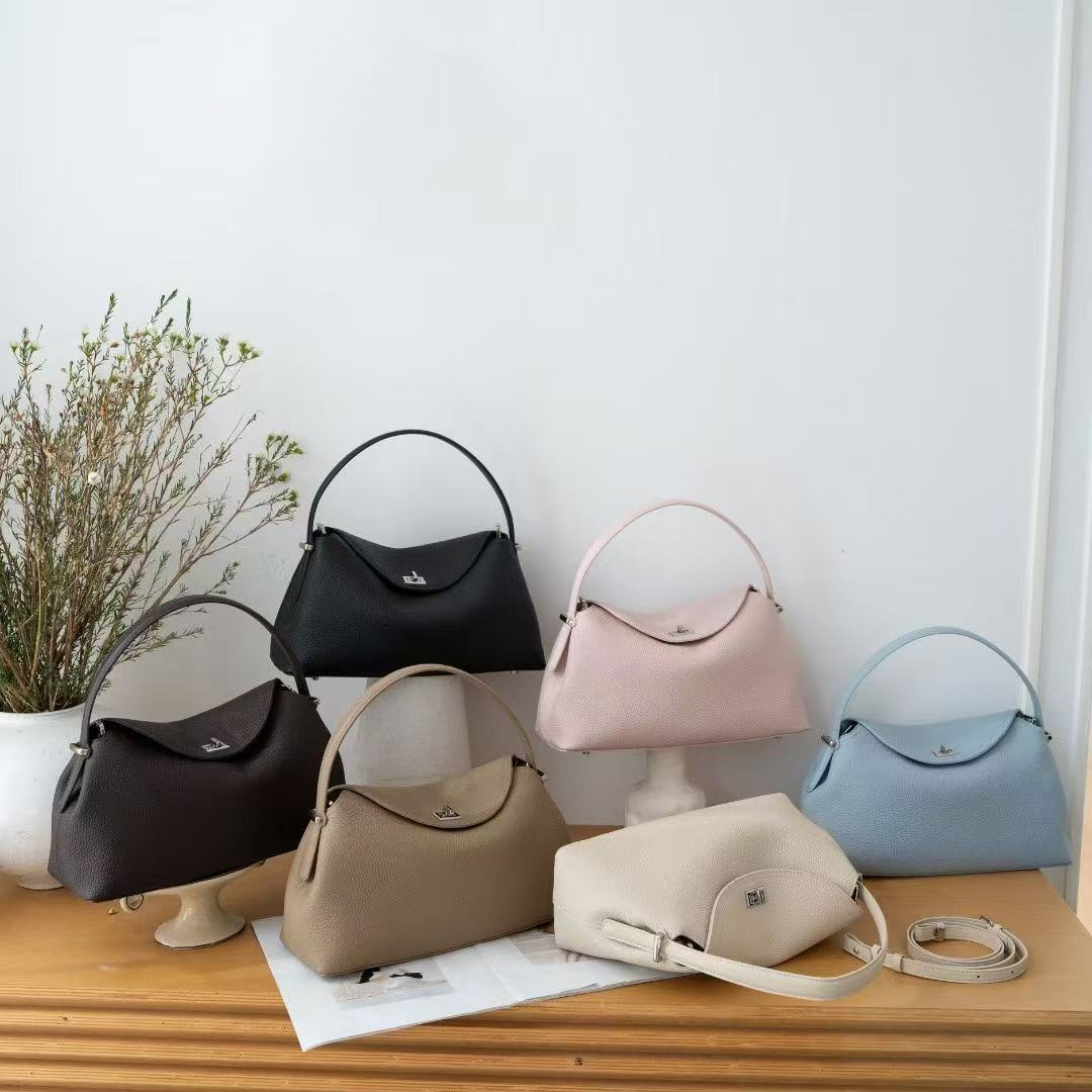 Women's Black Large Capacity High-grade First Layer Handbags