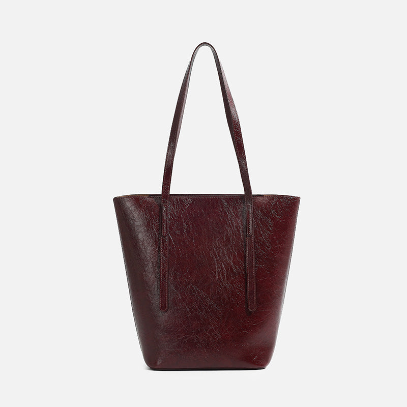 Women's Large Capacity Fashion Commuter Leather Retro Bucket Bag