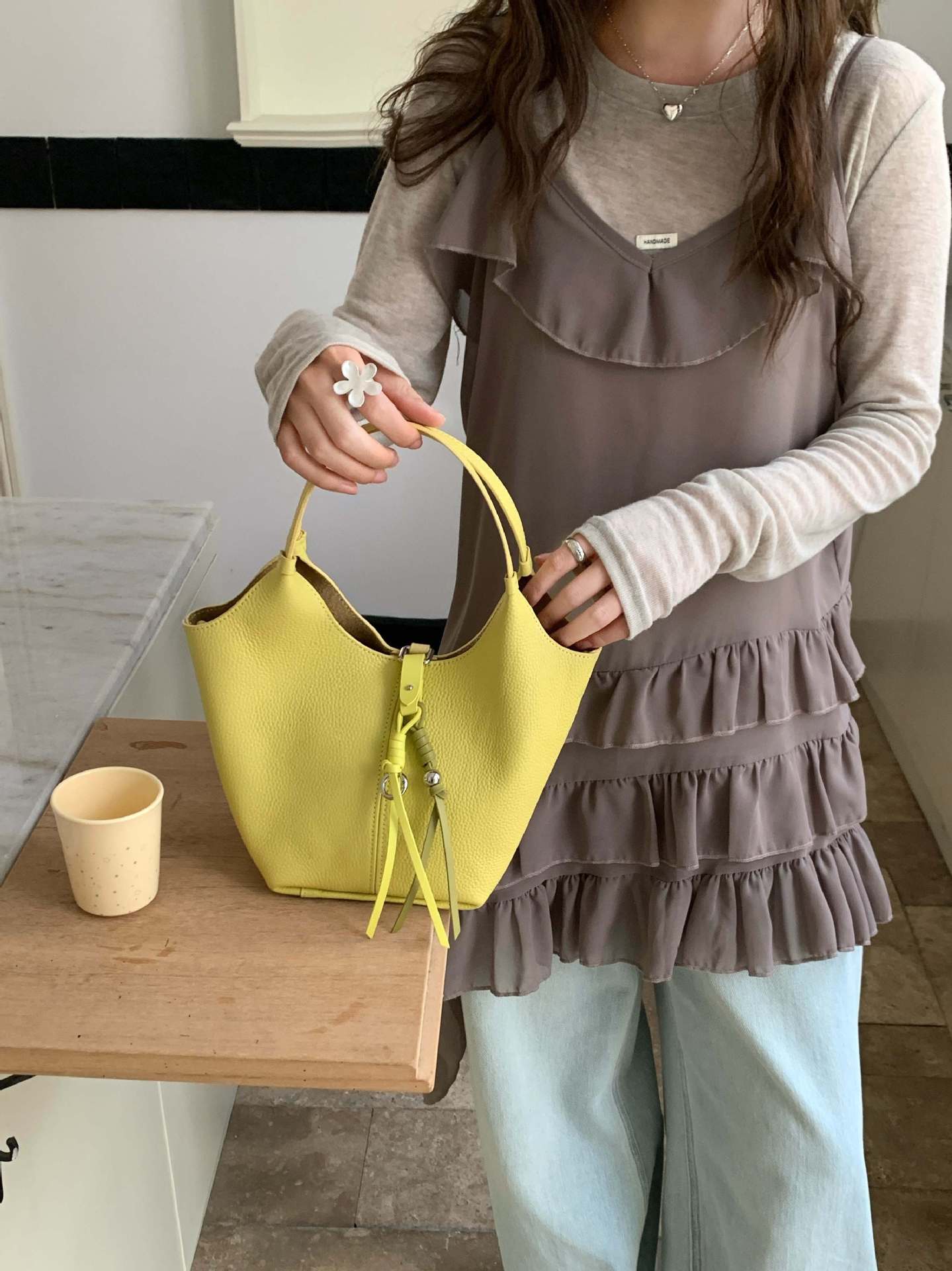 Women's Layer Cowhide Large Capacity Portable Commuter High-grade Fashionable Genuine Leather Bags