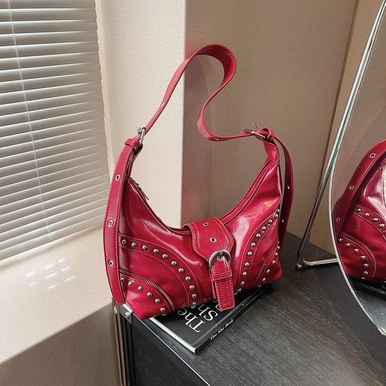 Women's Niche Retro Style Fashion Trend Underarm Bags