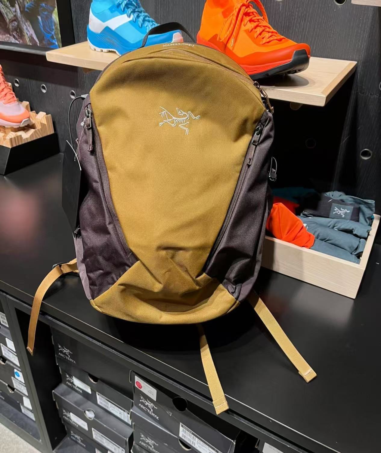 Women's & Men's Fashion Hiking Waterproof Hard-wearing Leisure Backpack