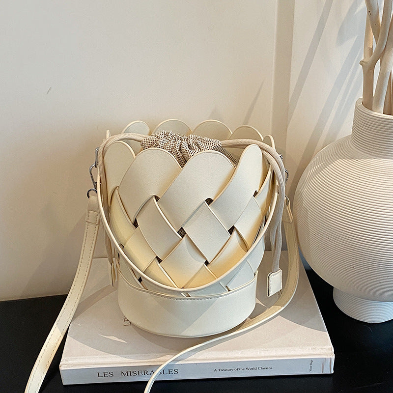 Women's Unique Niche Woven Fashion Exquisite Bucket Bag