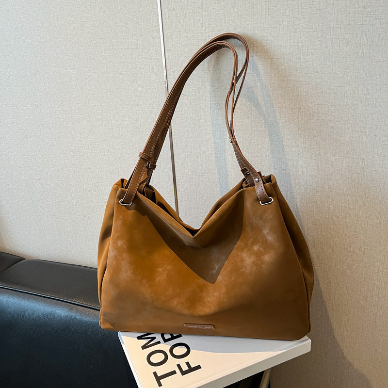 Women's Capacity Trendy Winter Advanced Texture Retro Easy Matching Bags
