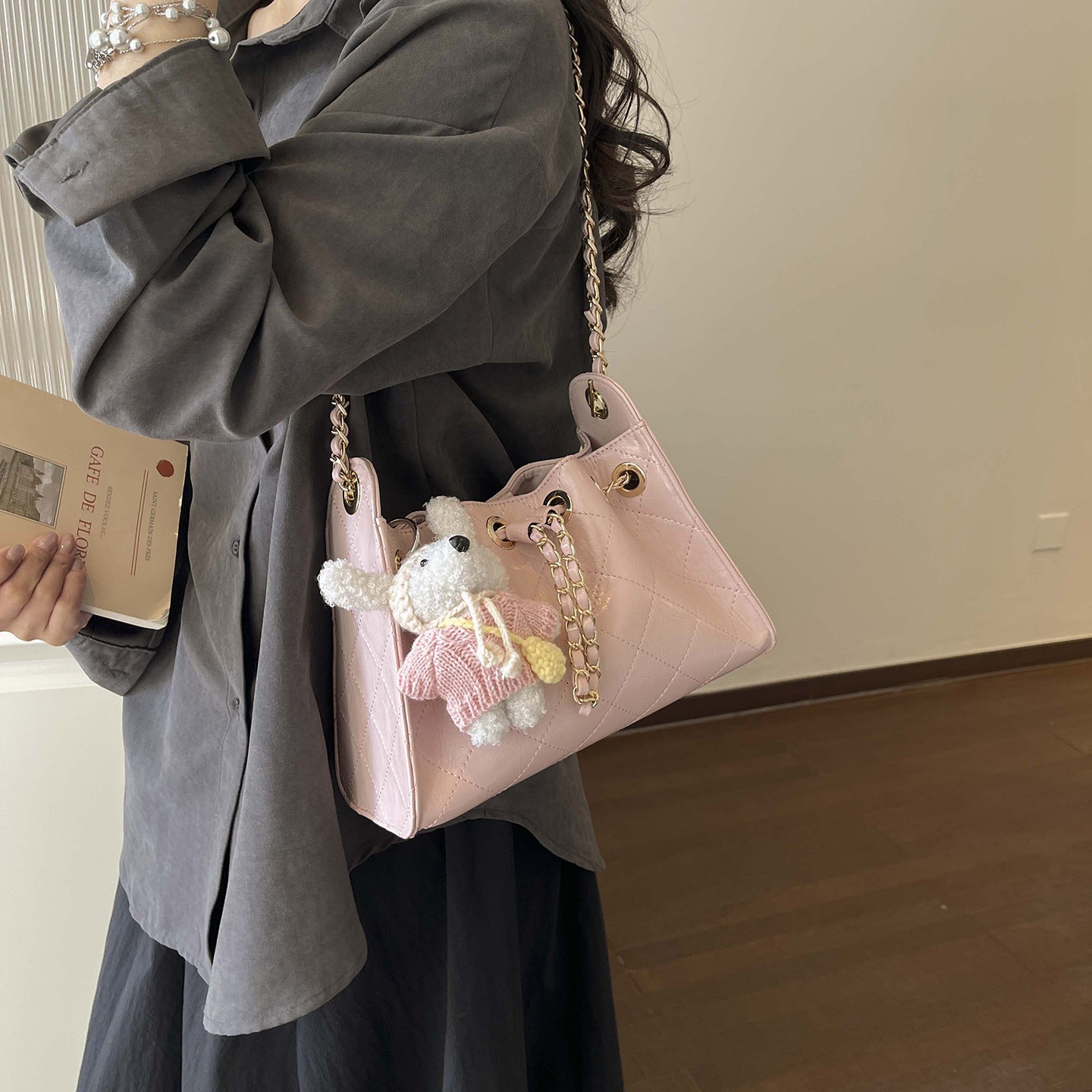 Good-looking Diamond Chain Exquisite Versatile Simple Cross Bucket Bag
