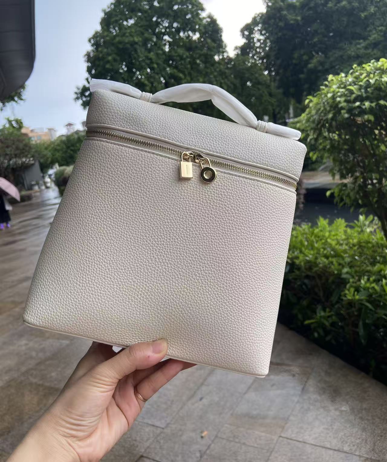 Women's Leather High Sense Design College Commuter Light Bags