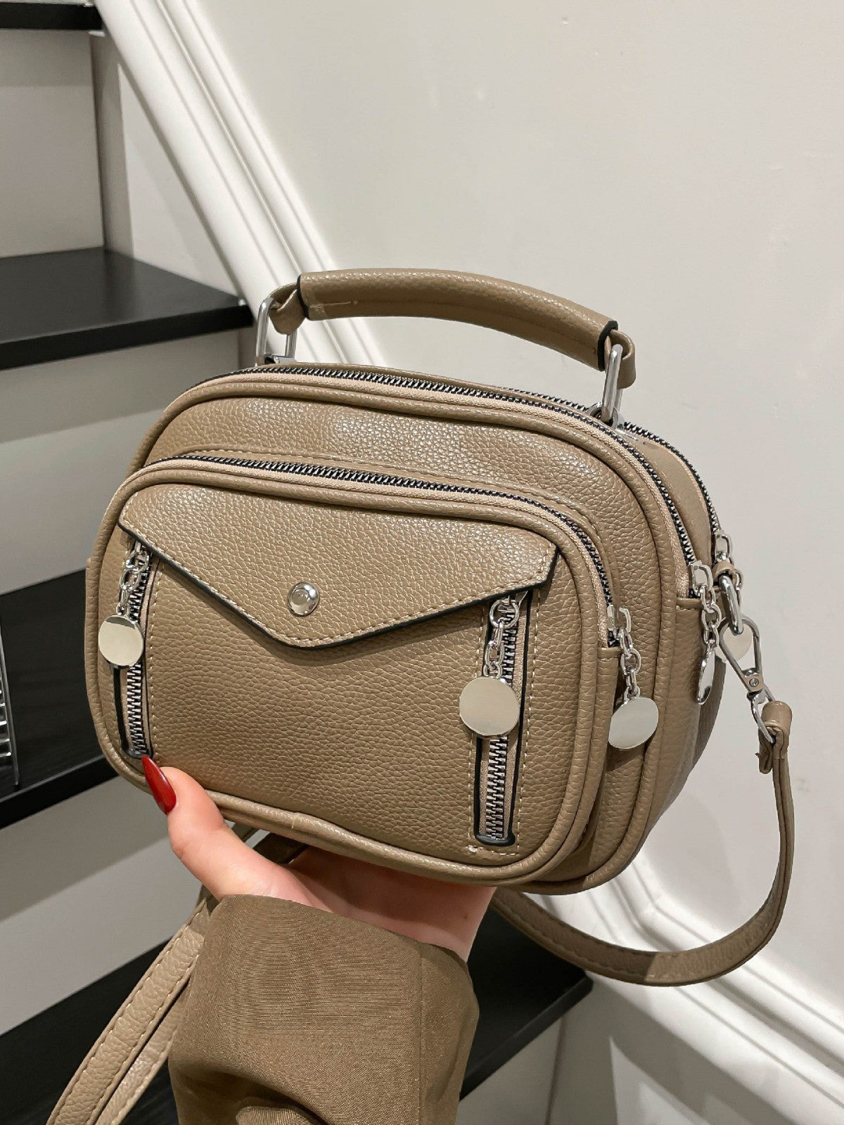 Charming Women's High-grade Commuter Large Capacity Bags