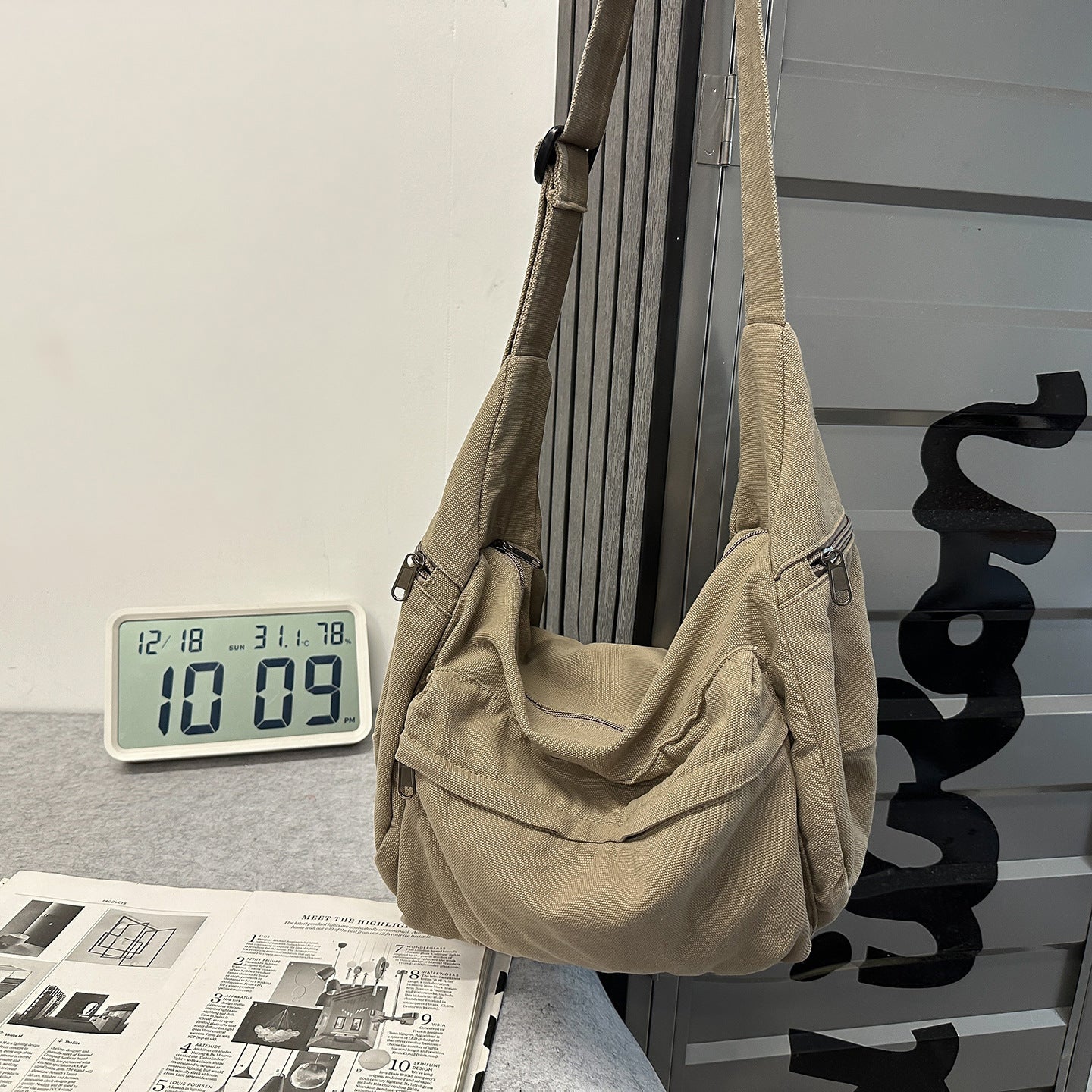 Artistic Retro Canvas Lazy Large Capacity College Shoulder Bags