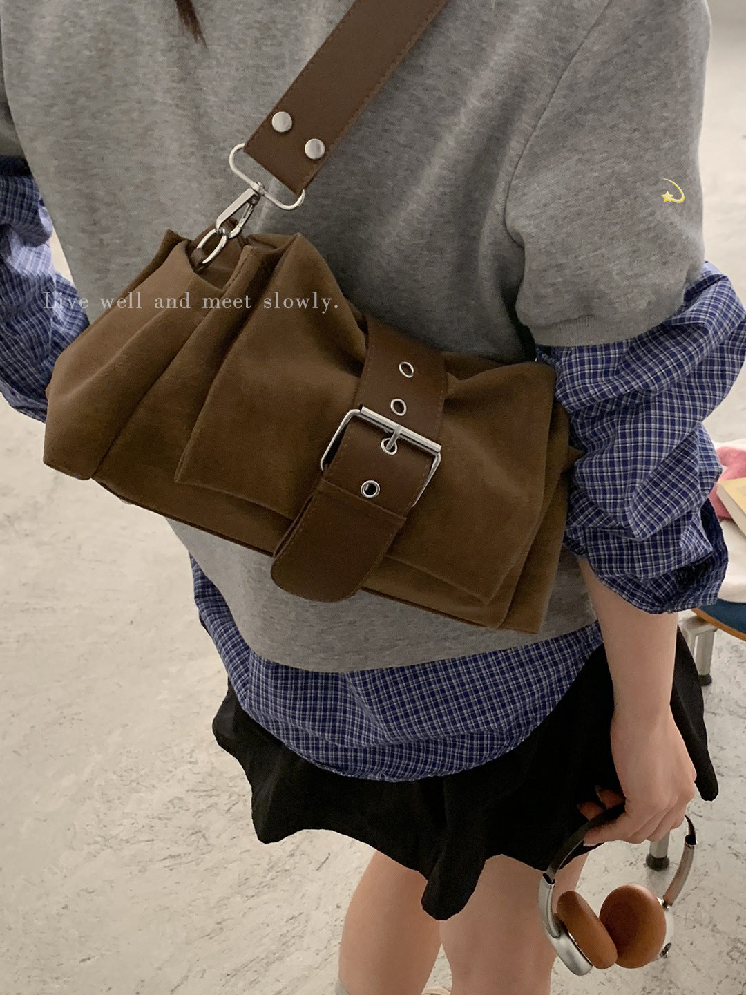 Women's Retro Minority Textured Simple Winter Commuter Underarm Bag