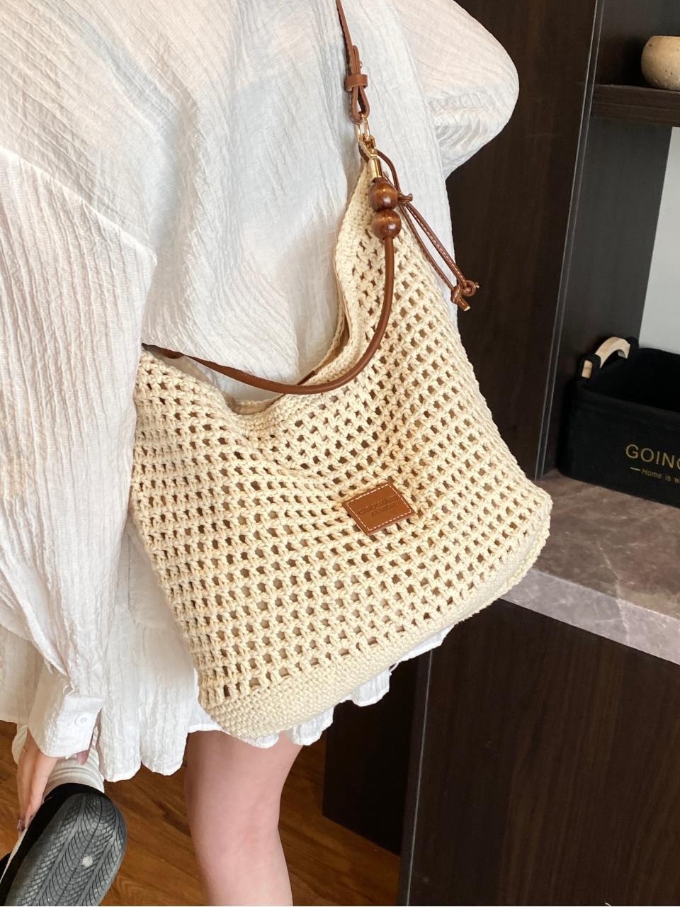 Women's Hollow Woven Summer Straw Large Capacity Seaside Tote Bags