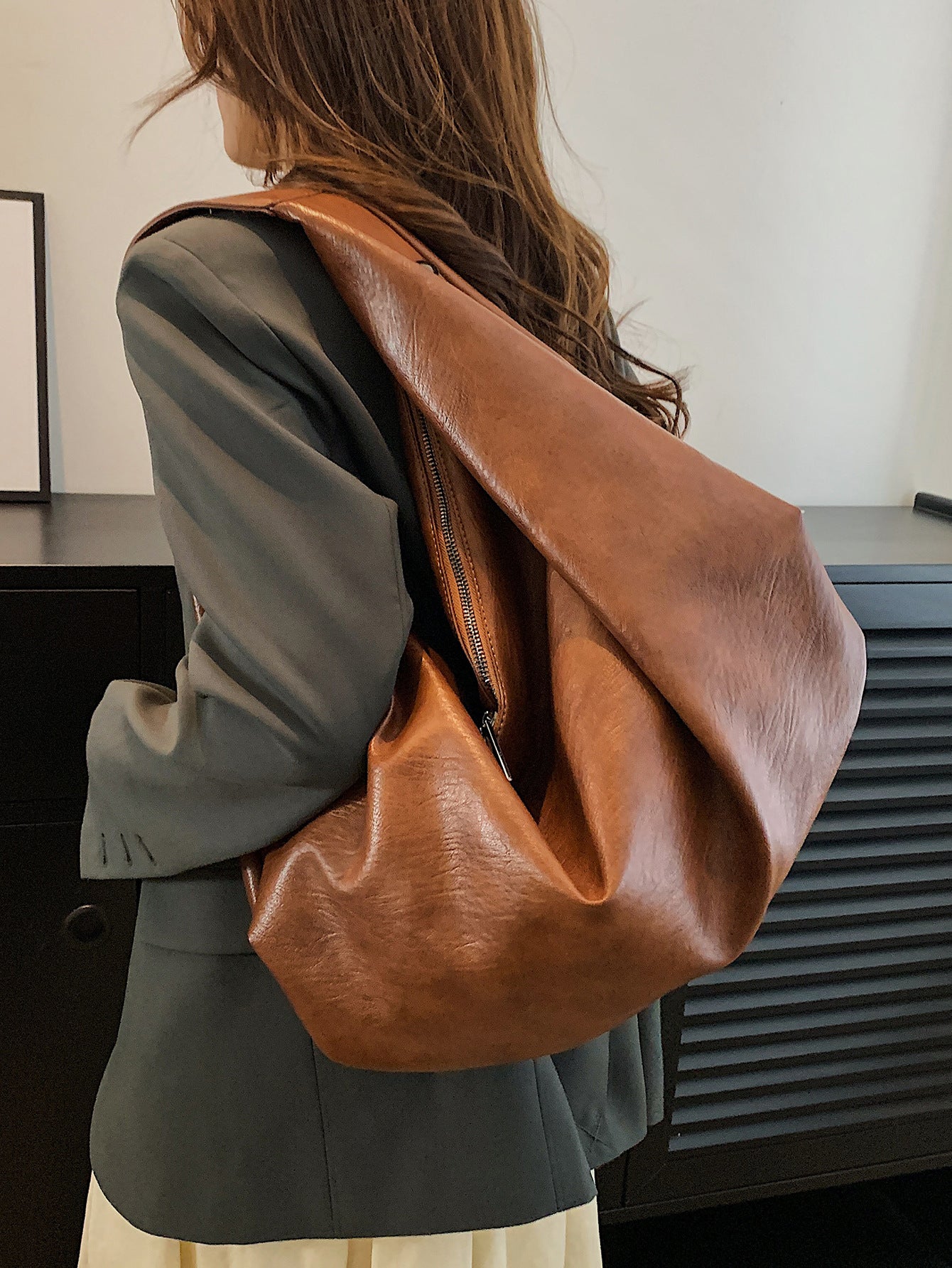 Women's Soft Leather Large Capacity Dumpling Trendy Tote Bag