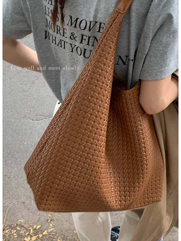 Women's Retro Large Capacity Commuter Simple Fashion Underarm Bag