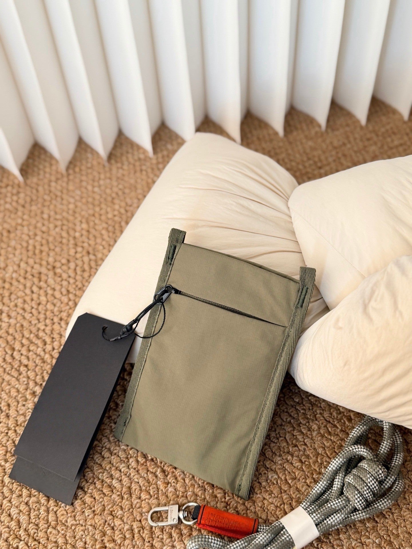 High-grade Design Male Female Personality Portable Mobile Phone Bag