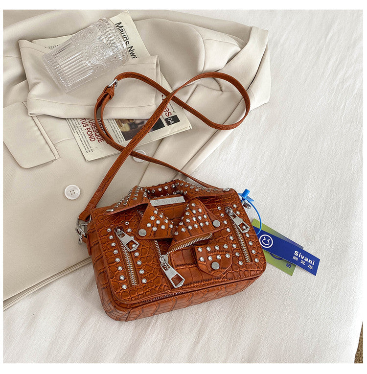 Women's Summer Trendy Crocodile Pattern Rivet Design Women's Shoulder Bag