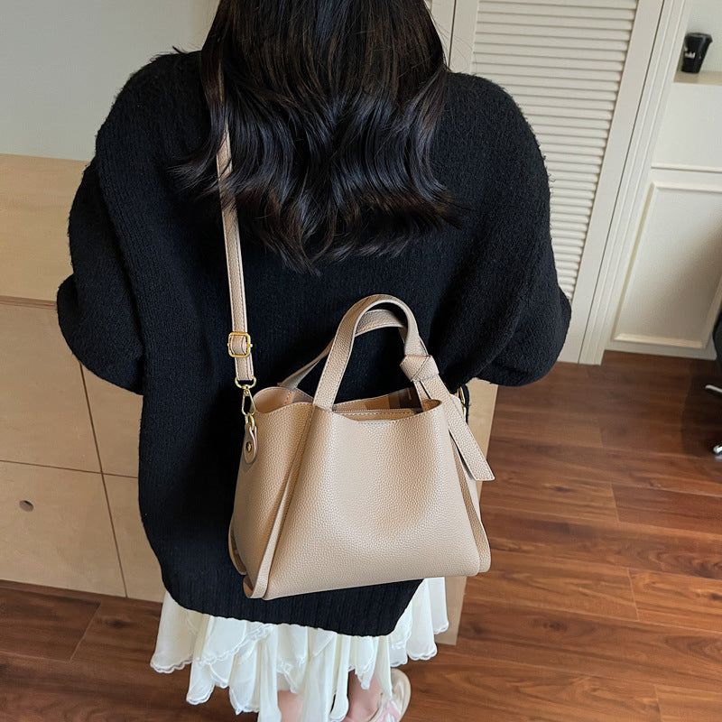 Women's Spring Simple Advanced Texture Trendy Large Capacity Commuter Shoulder Bags