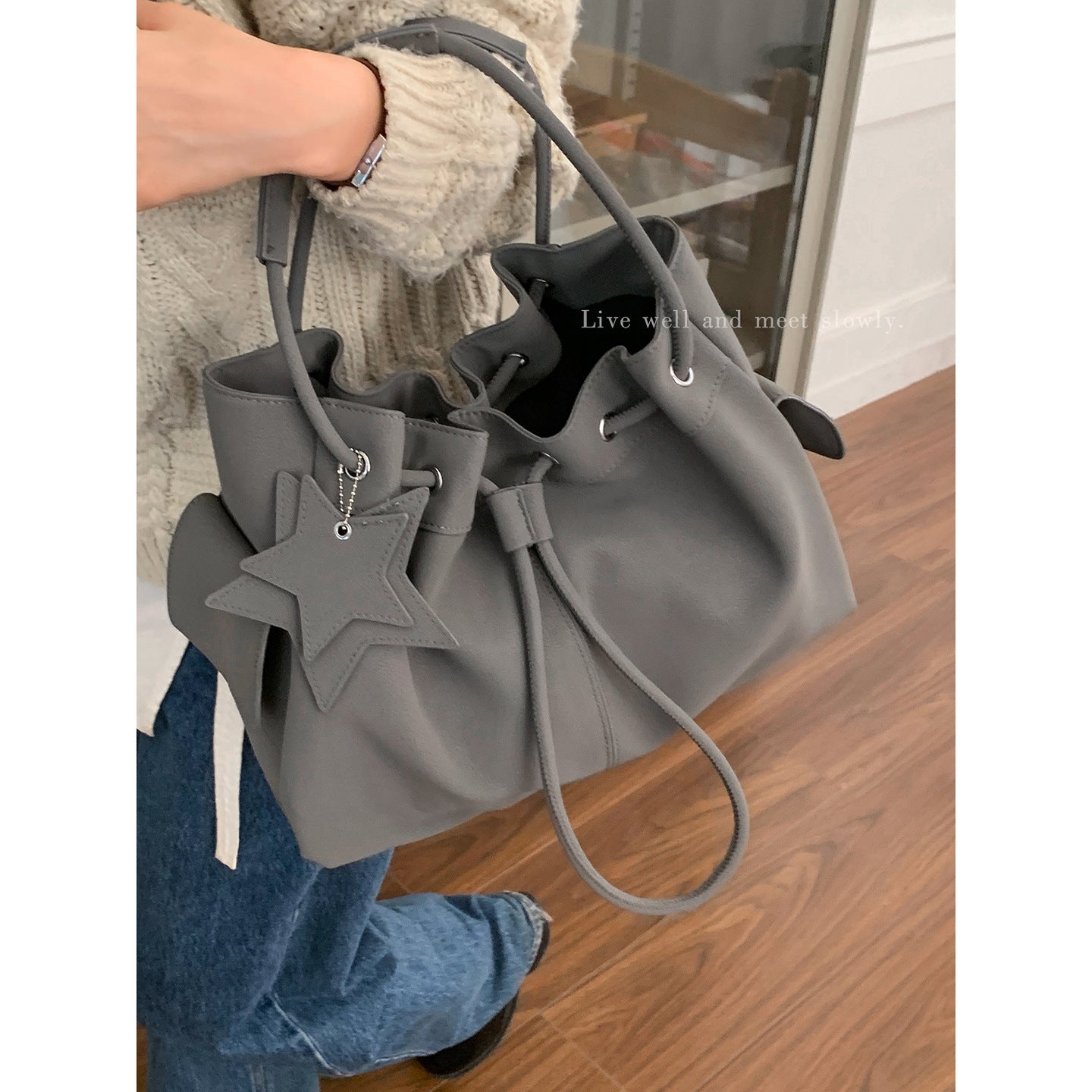 Attractive Women's Korean Underarm Simple Commuter Tote Bag