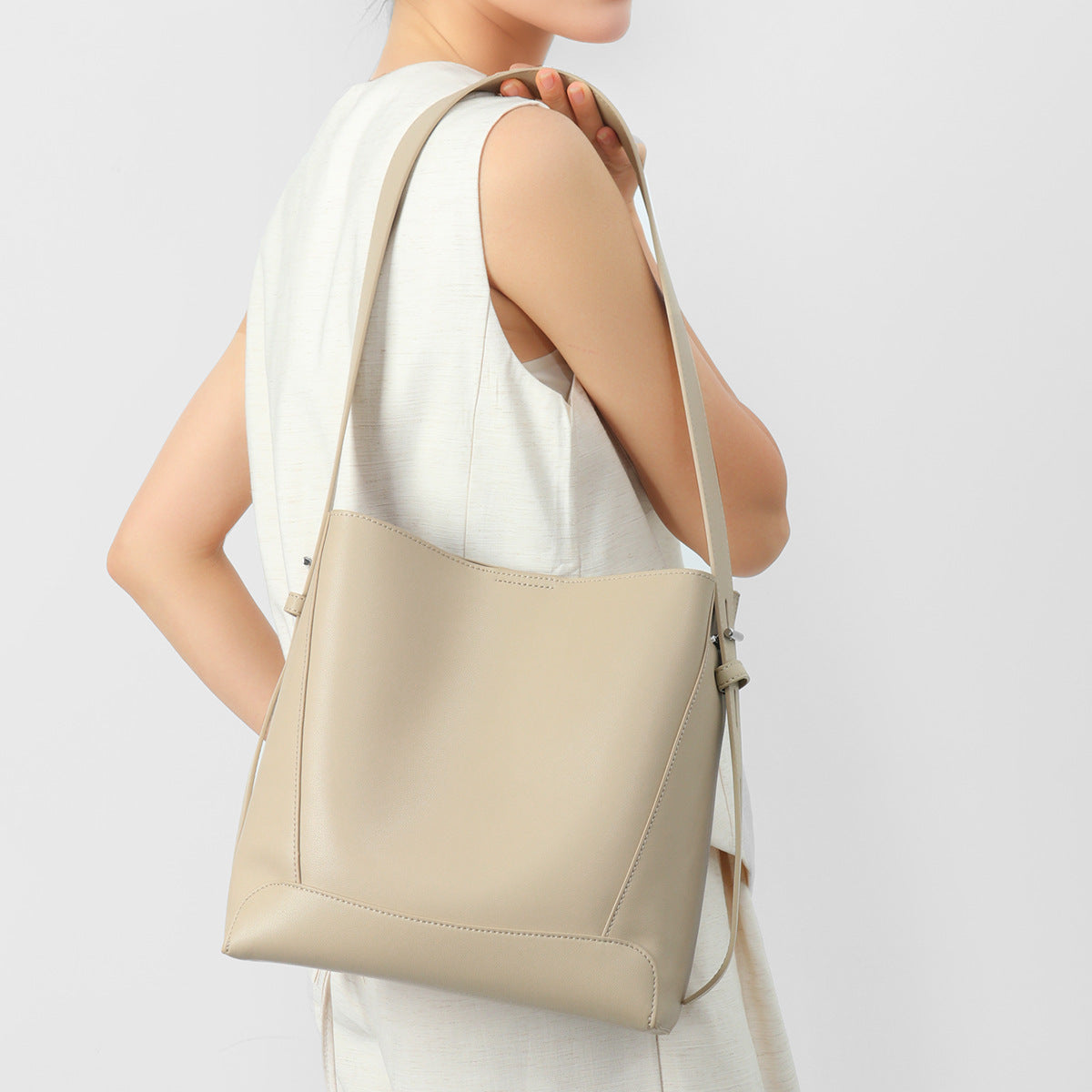 Women's Large Genuine Leather Capacity Practical Commuter Bags