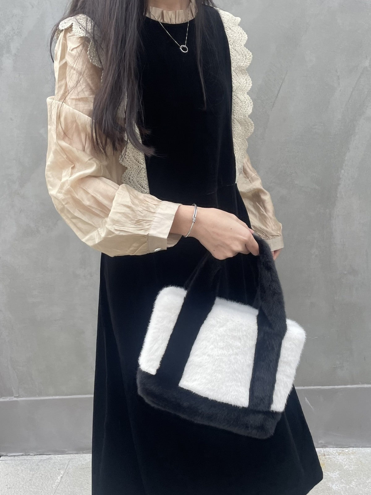 Furry Stitching Contrast Color Commuter Plush Women's Handbag