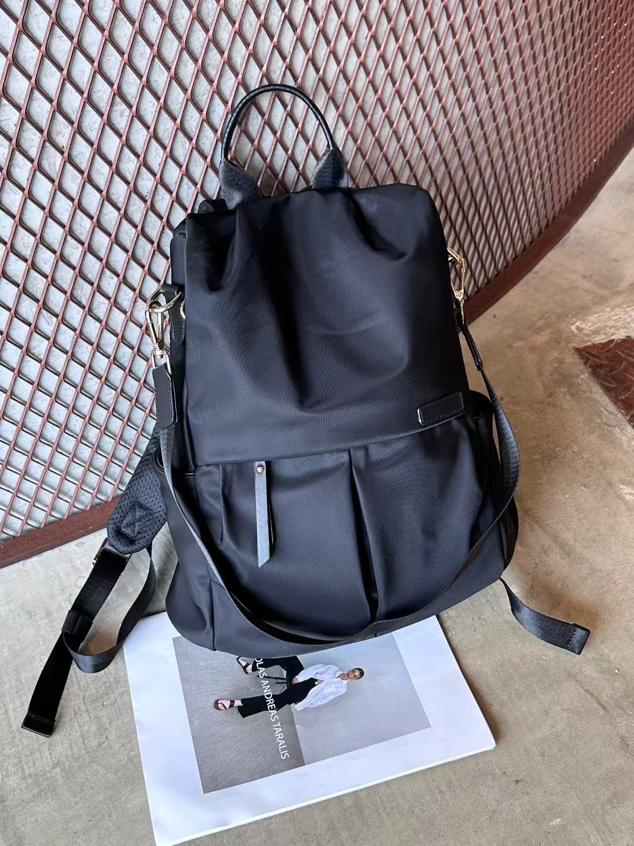 Oxford Cloth Fashionable Waterproof Large Capacity Leisure Backpack