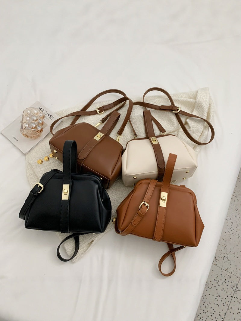 Shell Fashion Retro Clip Advanced Texture Contrast Color Western Women's Shoulder Bag