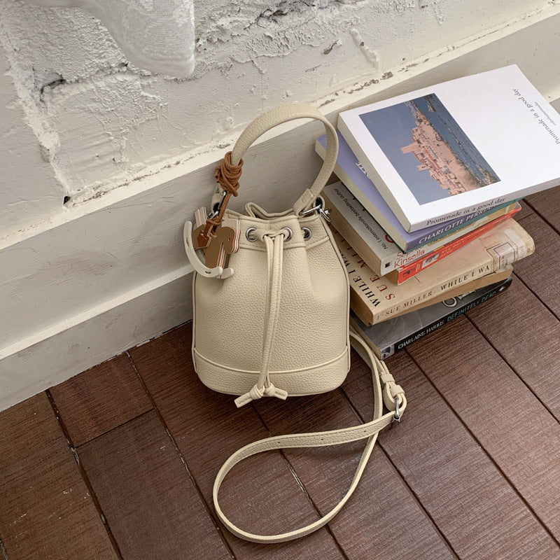 Women's Exquisite Outing Fashionable High-grade Commuter Cross Shoulder Bags