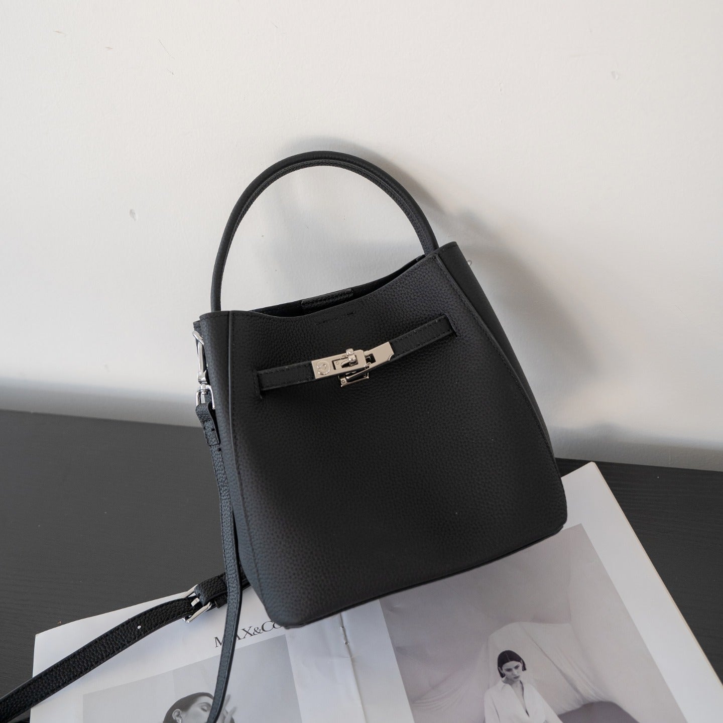 Women's First Layer Cowhide Vegetable Basket Lychee Pattern Underarm Bucket Bag
