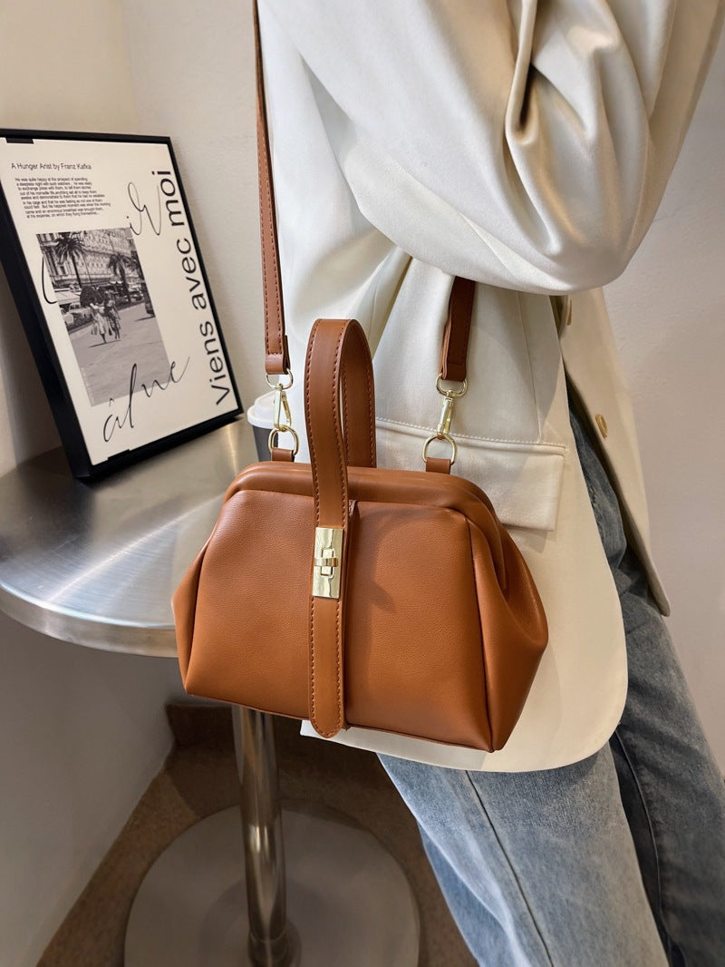 Shell Fashion Retro Clip Advanced Texture Contrast Color Western Women's Shoulder Bag
