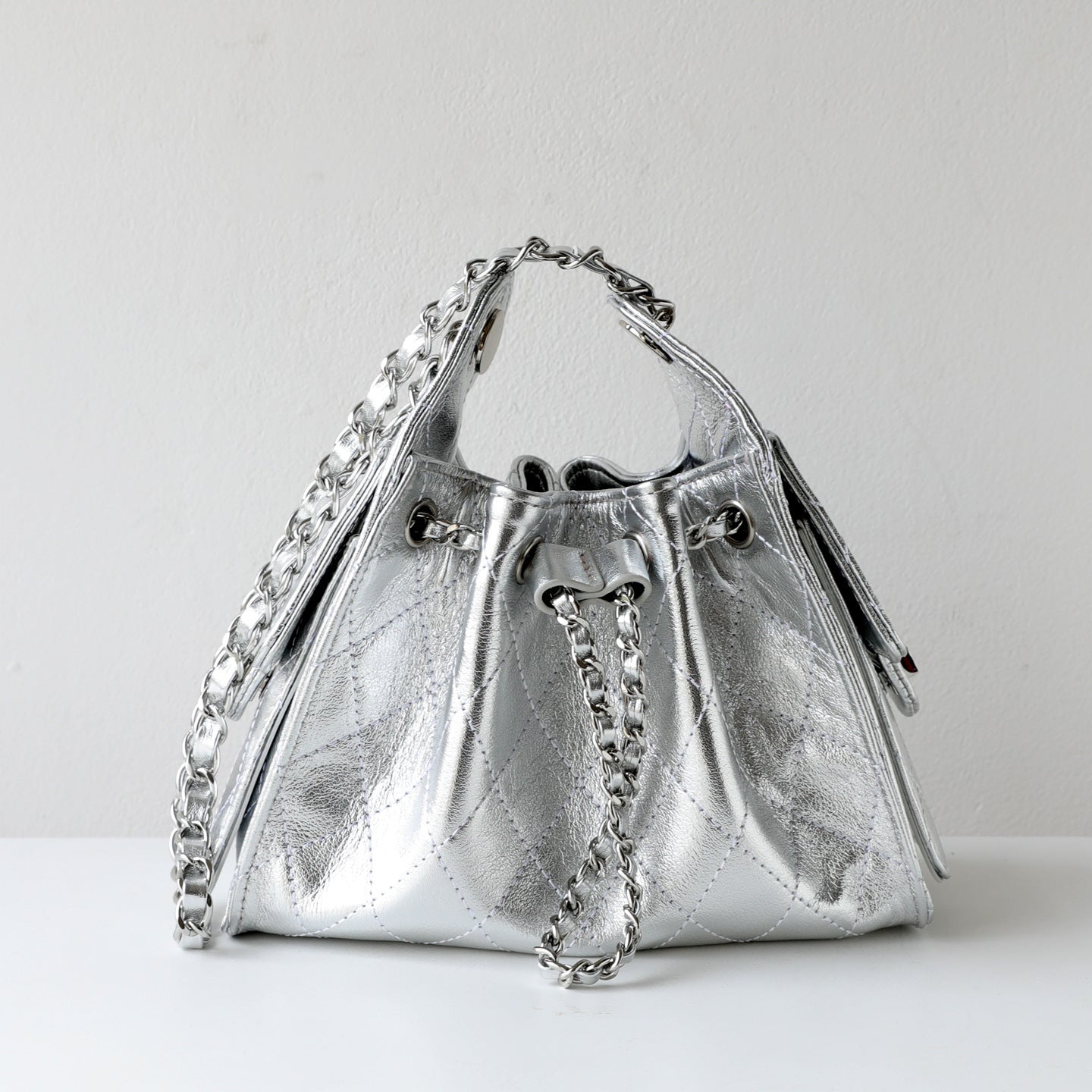 Women's Classic Style Drawstring Diamond Chain Leather Underarm Bag