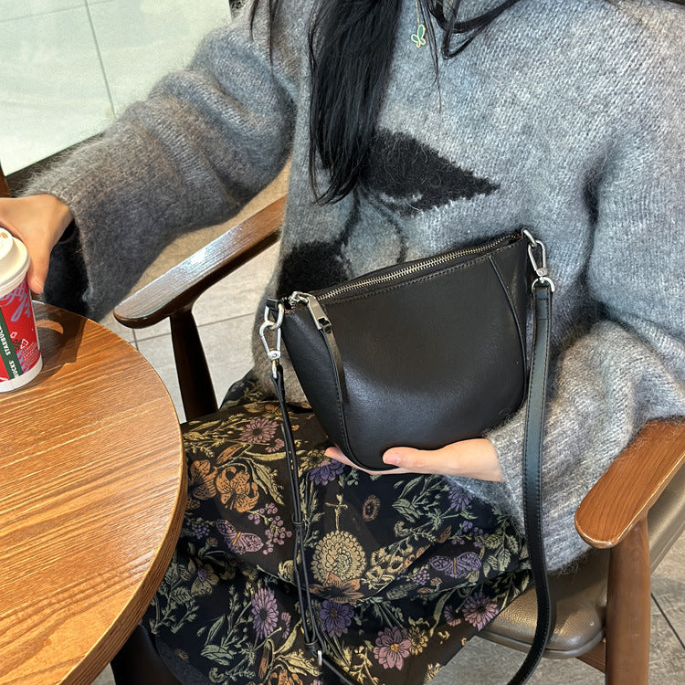 Women's Genuine Leather High-grade Niche First Layer Women's Messenger Bag