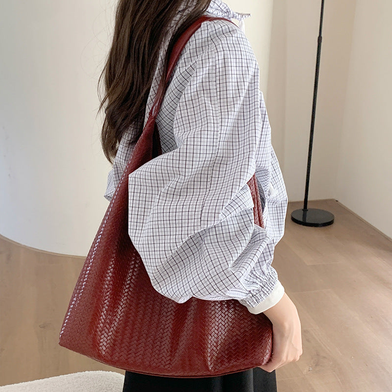 Women's Niche Woven Large Capacity Commute Underarm Bags