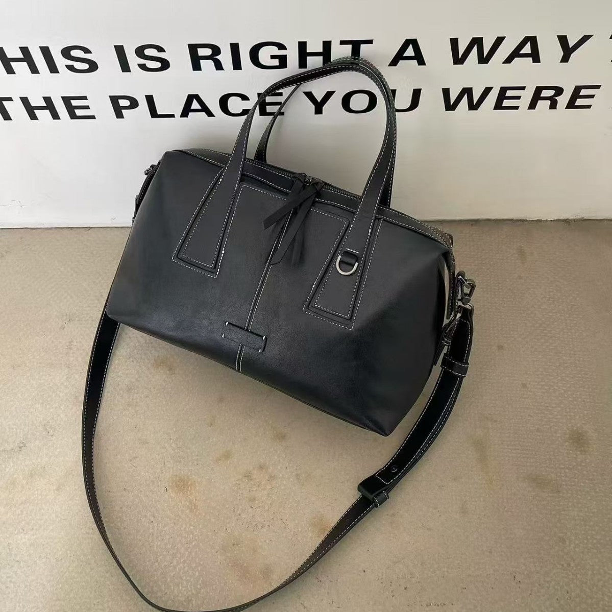 Ear Boston Medium Retro Large Capacity Women's Handbag
