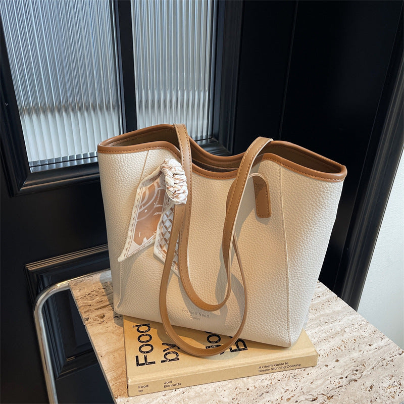 Elegant Retro Large Capacity Underarm Commuter Bags