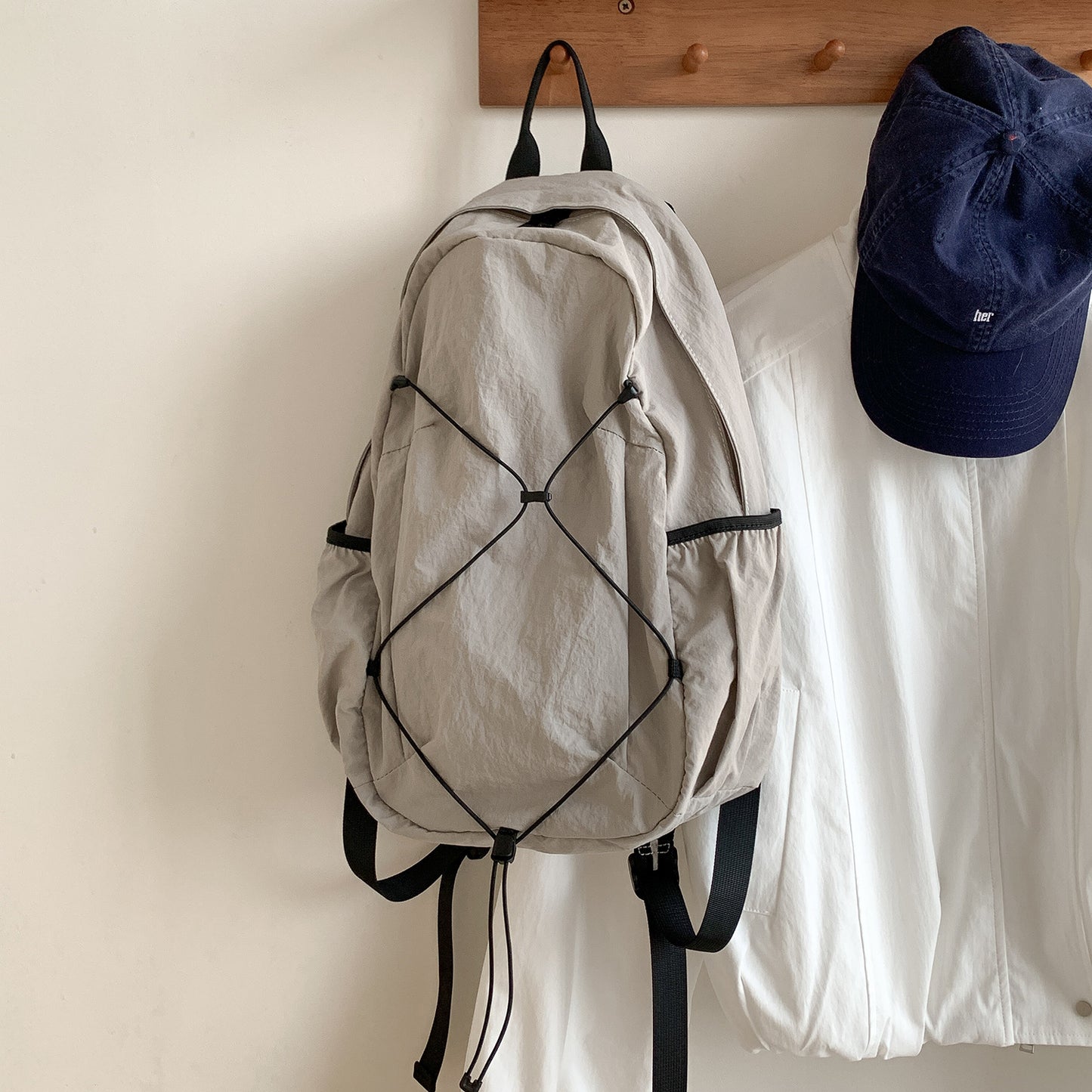 Women's Korean Style Autumn Lightweight Leisure Nylon Large Backpacks