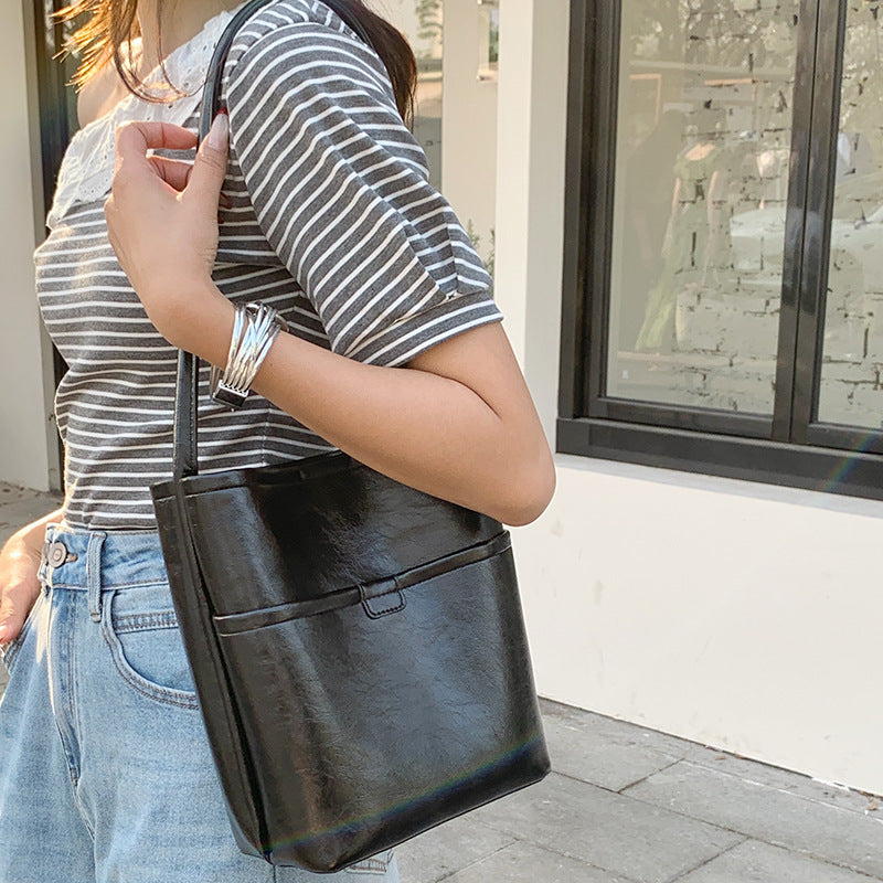 Retro Oil Wax Skin Korean Style Simple Fashion Trend Bucket Bag