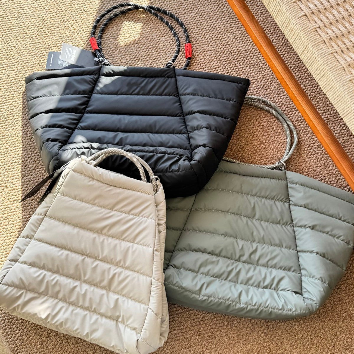 Foldable Large Capacity Lightweight Commuter Fashion Down Women's Messenger Bag