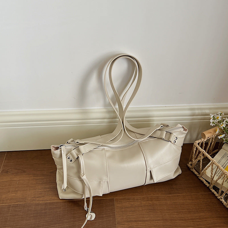 Design Portable Female Summer Locomotive Large Capacity Commuter Women's Shoulder Bag