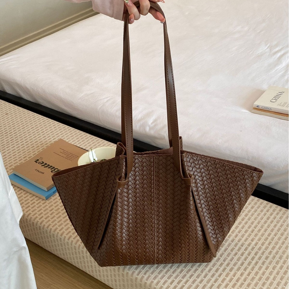 Style Woven Pleated Fashionable Simple Mother Tote Bag