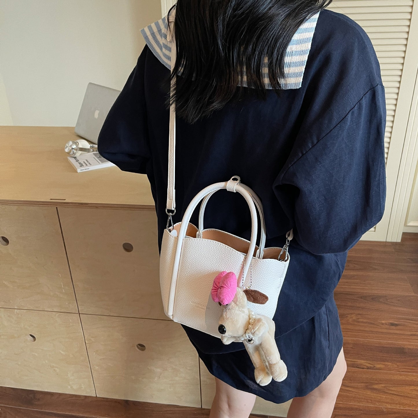 Women's Feel Versatile Fashion Cross Body Super Hot Bucket Bag