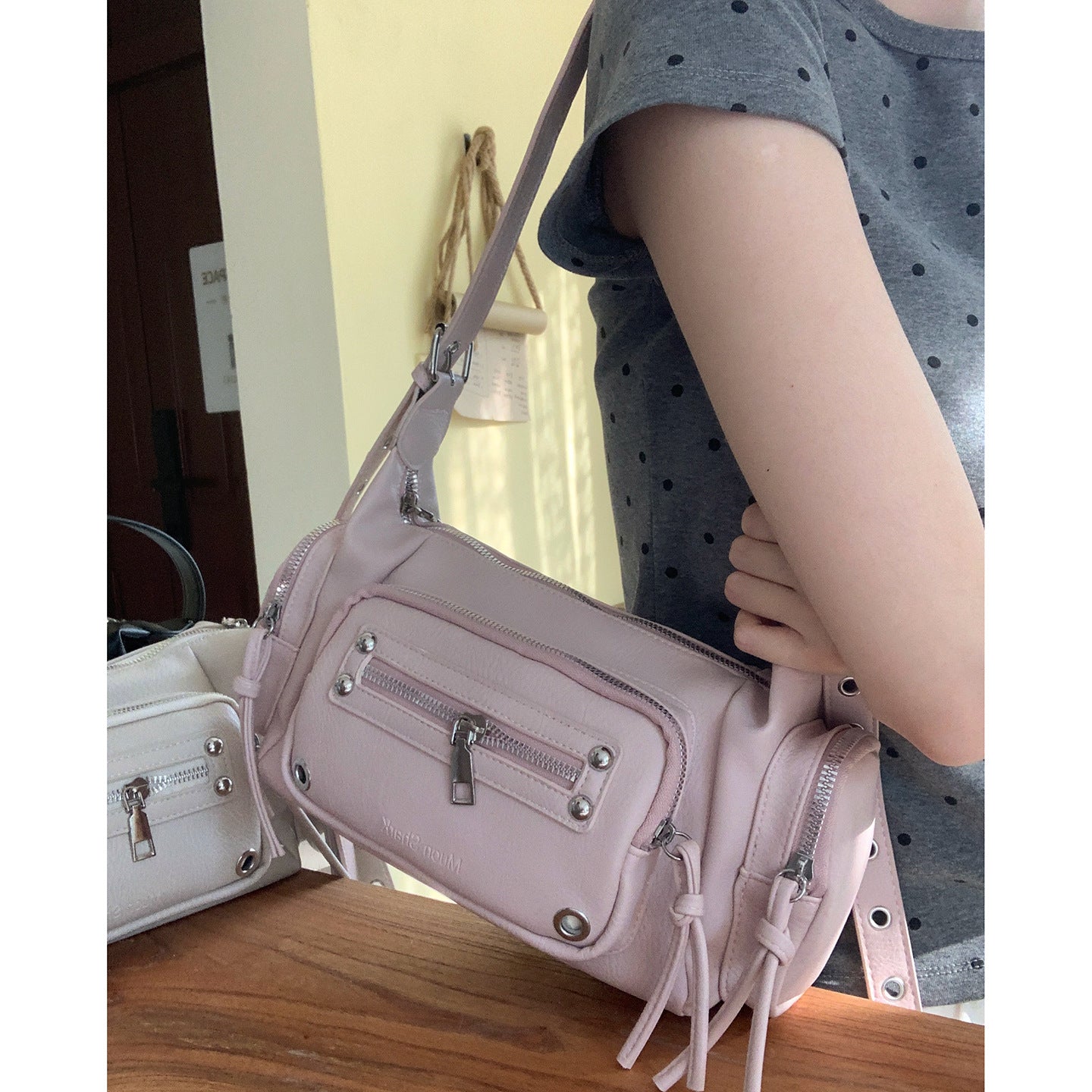 Women's Summer Niche Textured Simple Pillow Wide Underarm Bag
