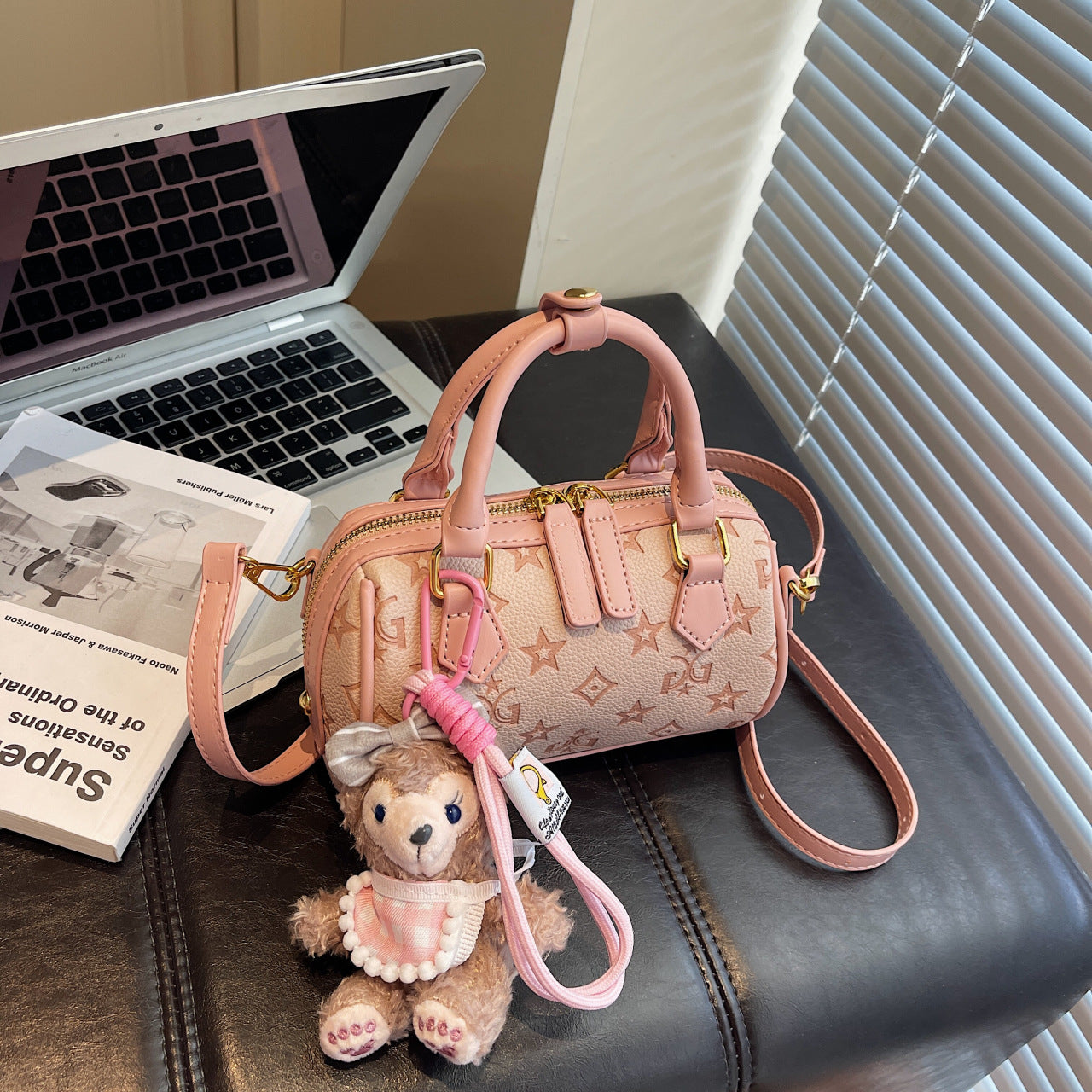 Women's Niche High-grade Boston Pillow Simple Versatile Women's Messenger Bag