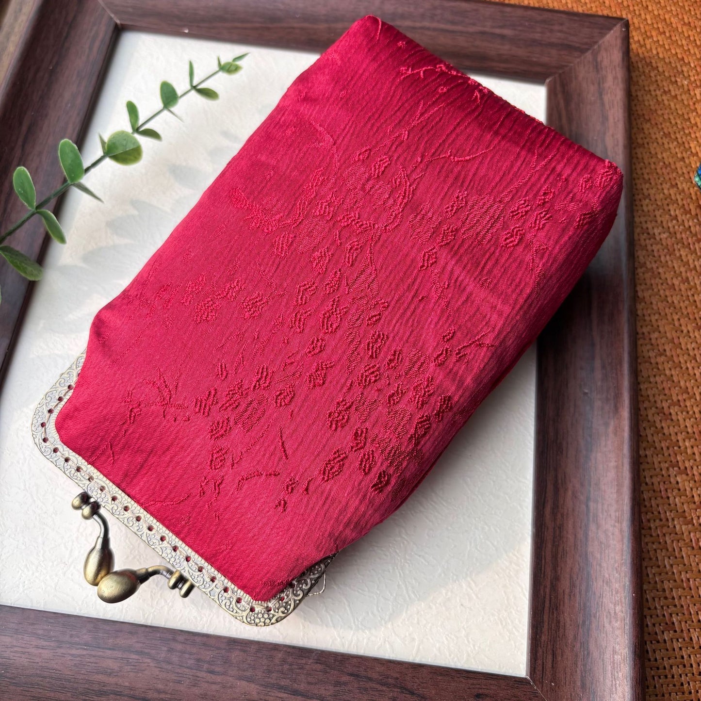 Finished Ancient Style Female Vertical Retro Tassel Frame Mobile Phone Bag
