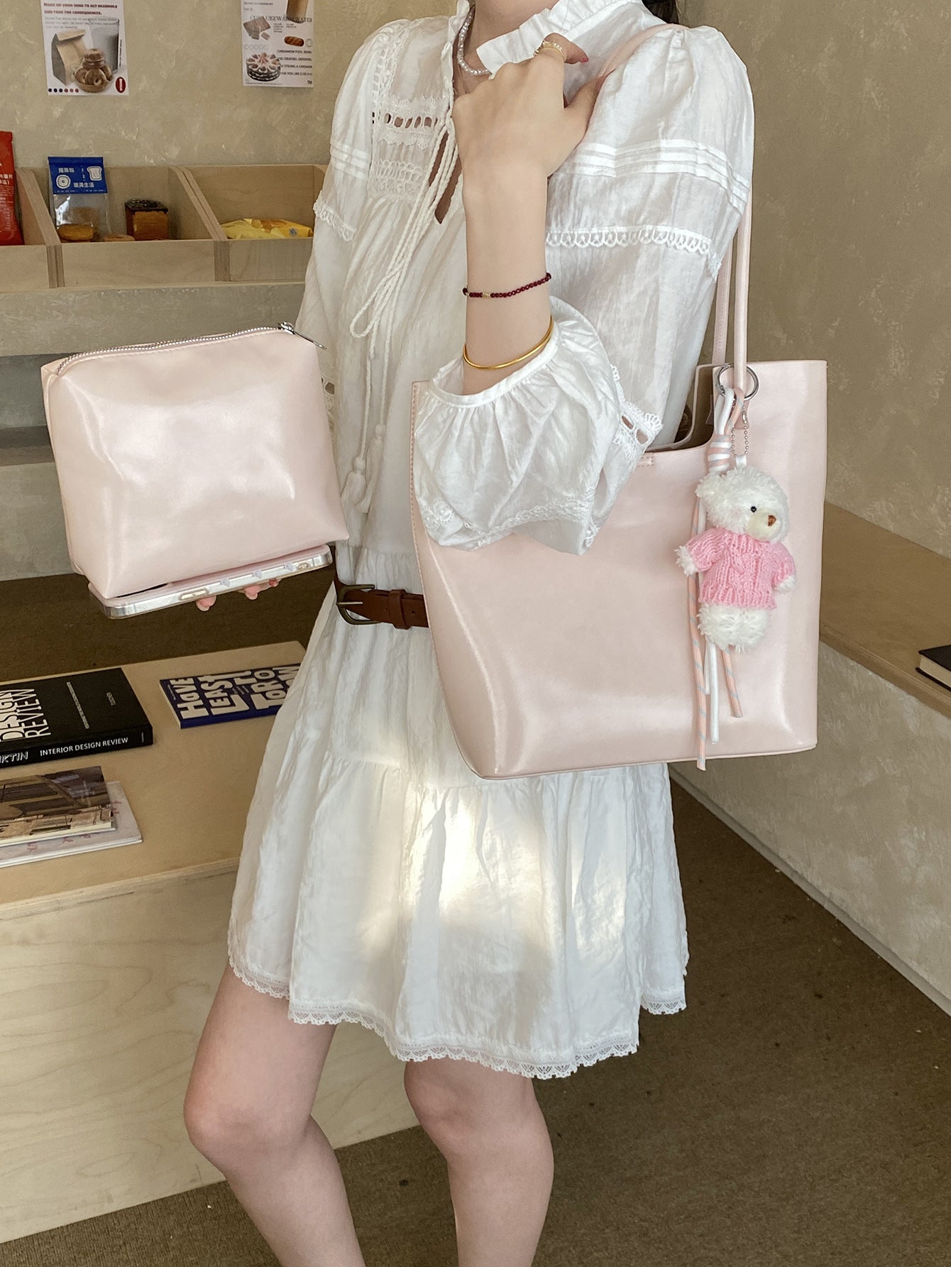 Women's Large Capacity Korean High-grade Fashion Commuter Retro Women's Shoulder Bag
