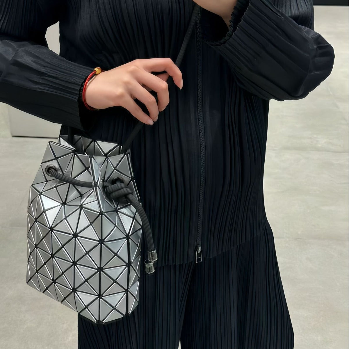 Women's House Drawstring Geometric Cutting Piece Type Large Bucket Bag