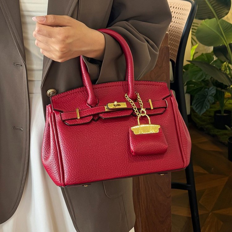 Unique Classy Women's Platinum Large Capacity Women's Shoulder Bag